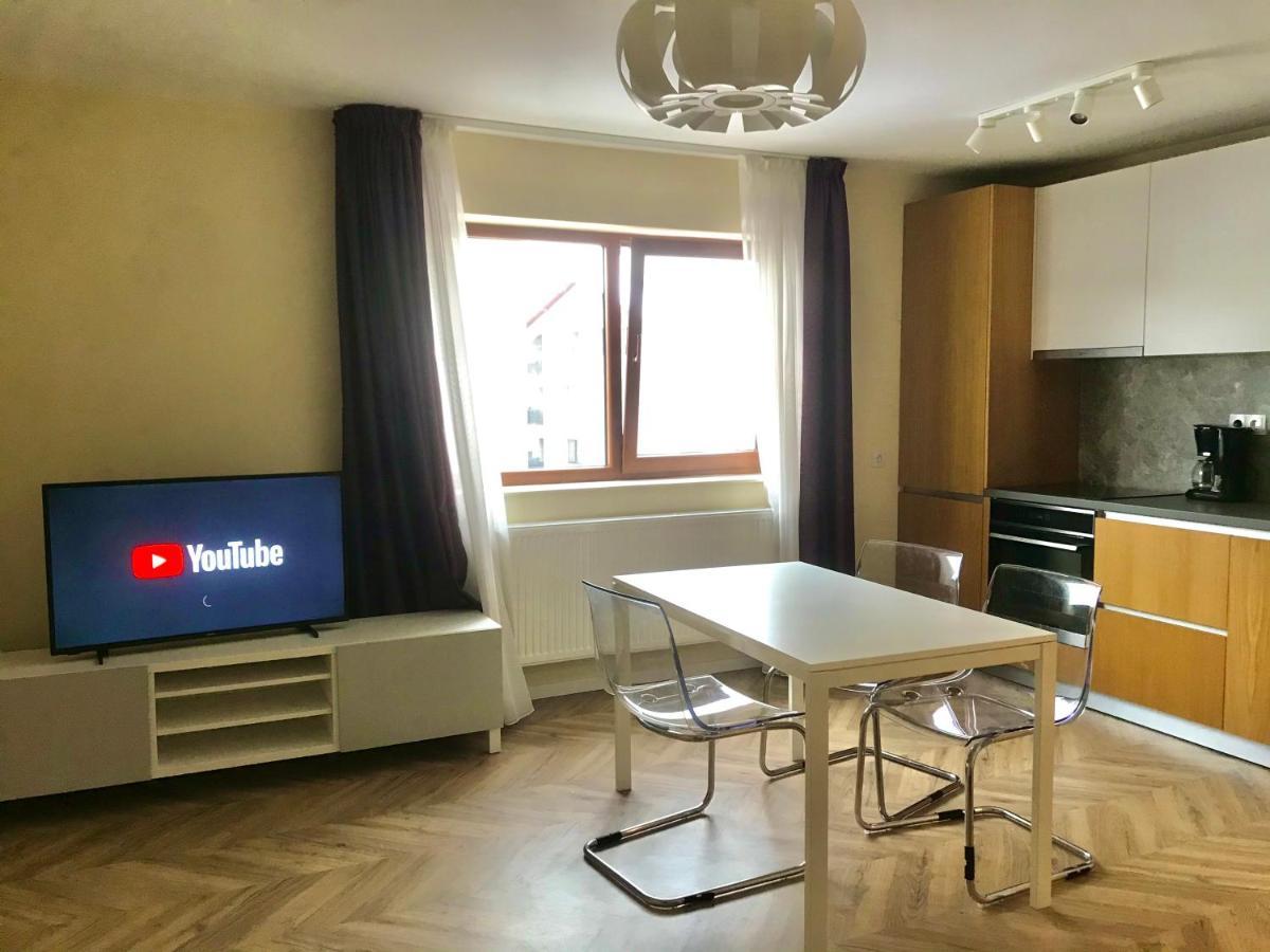 Cozy Modern One Bedroom ฟลอเรชติ ภายนอก รูปภาพ